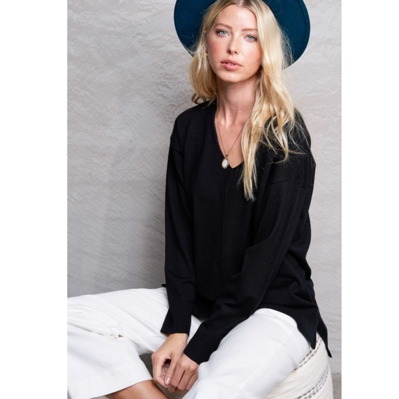 Last Red Super Soft long sleeve Vneck Sweater Top - Picture 4 of 5